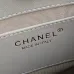 Chanel Mochila, Piel de cordero efecto brillo y metal dorado #A49155