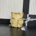 Chanel Mochila, Piel de cordero efecto brillo y metal dorado #A49155