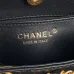 Chanel Mochila, Piel de cordero efecto brillo y metal dorado #A49155