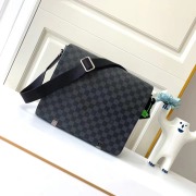 Louis Vuitton AAA+ Men's Messenger Bag Original Quality #964422