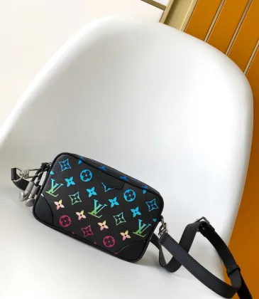 Louis Vuitton Bolsa-carteira Trocadéro Monogram Eclipse size:20×13×6cm #A54071