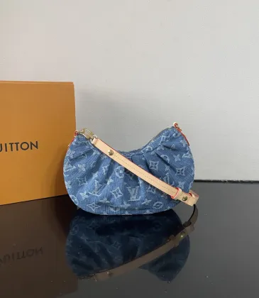  Shoulder Bags Pochette Valley size:21×15×7cm #A53373