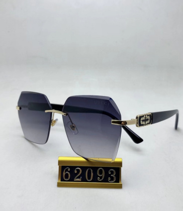Gucci Sunglasses #999937573