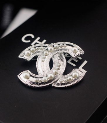 Chanel brooches #9127599