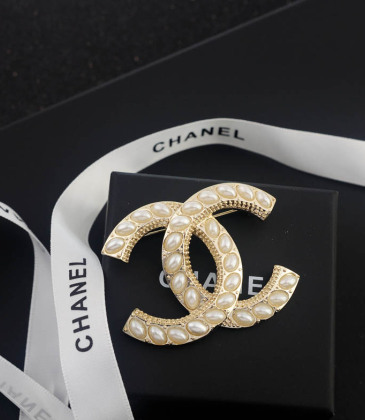 Chanel brooches #9127605
