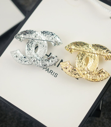 Chanel brooches #9127623