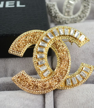 Chanel brooches #9127625