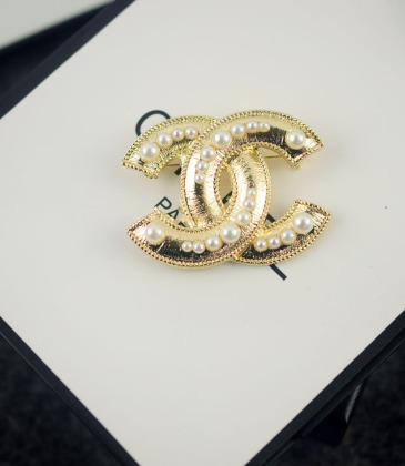 Chanel brooches #9127631