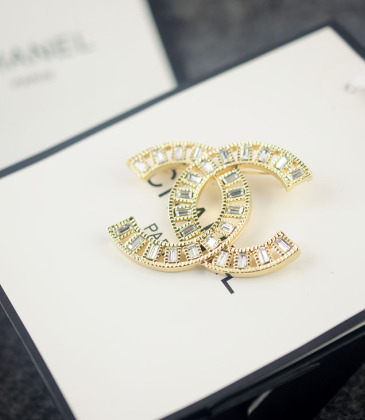 Chanel brooches #9127640