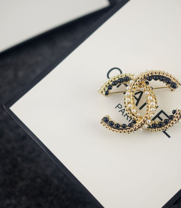 Chanel brooches #9127645