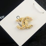 Chanel brooches #9127652