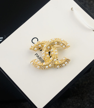 Chanel brooches #9127652