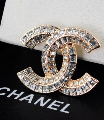 Chanel brooches #9127655