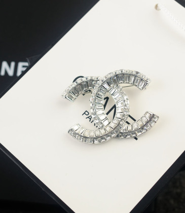 Chanel brooches #9127657