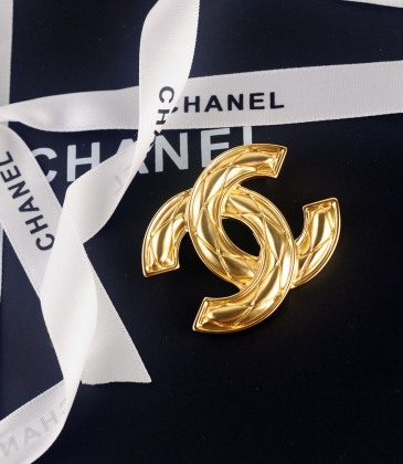 Chanel brooches #9127687
