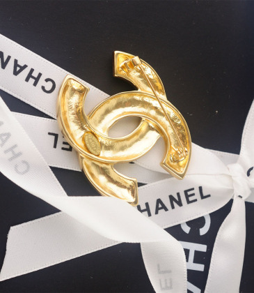 Chanel brooches #9127688