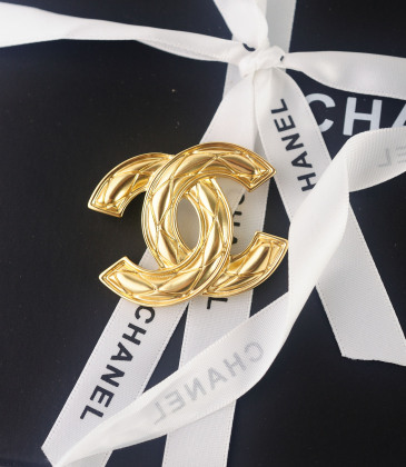 Chanel brooches #9127690