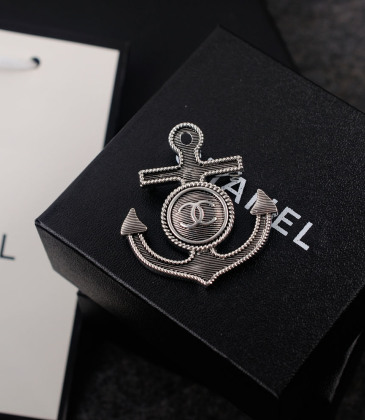 Chanel brooches #9127691