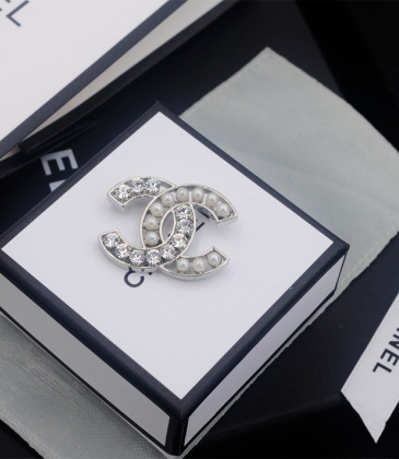 Chanel brooches #99904815