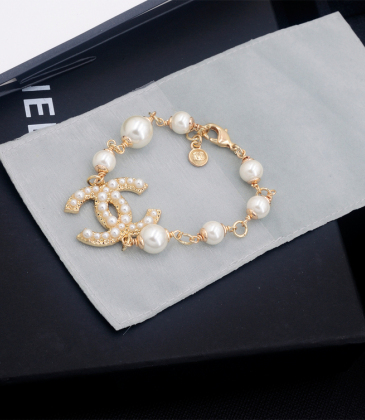 Chanel brooches #99904829