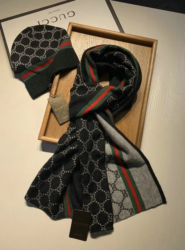 Gucci Wool knitted Scarf and cap #999909605