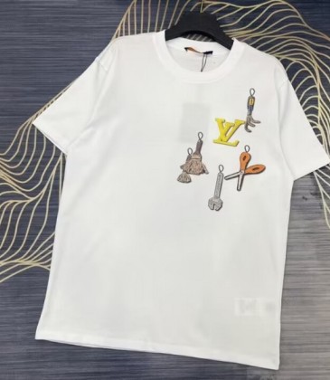 Louis Vuitton T-Shirts for MEN #999935075