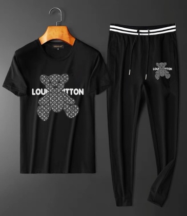 Louis Vuitton tracksuits for Louis Vuitton short tracksuits for men #999925672