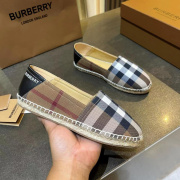 Burberry Shoes for Women's Sneakers #A25359