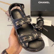 Chanel shoes for Women's Chanel slippers #9873614