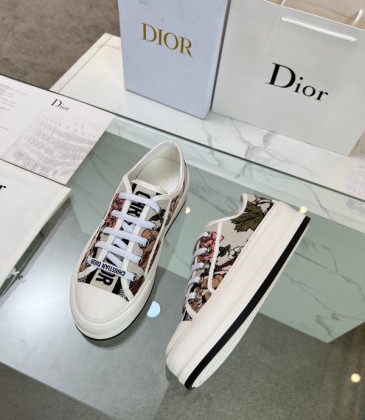 Dior Shoes for Women's Sneakers #999934586