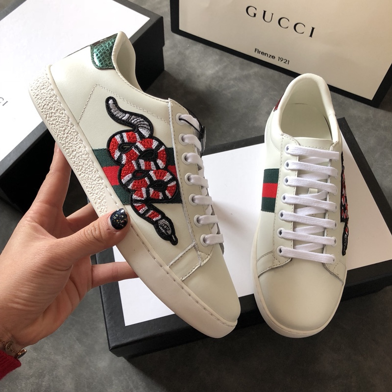 Buy Cheap Gucci lovers Sneakers Unisex casual shoes snake logo #996794 ...