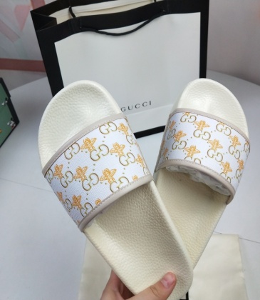  Slippers for Men and Women bees #99116448