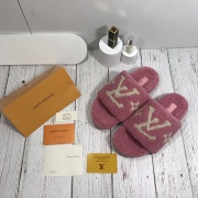 Louis Vuitton Shoes for Women's Louis Vuitton Slippers #999902350