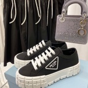 Prada Shoes for Women's Prada Sneakers #99904620