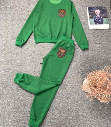 Louis Vuitton new Fashion Tracksuits for Women #A22402