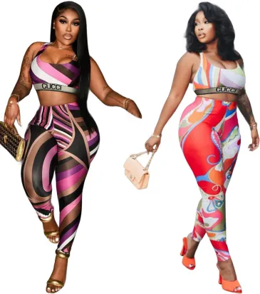 Vibrant Brand G Inspired Abstract Print Sports Bra &amp; Leggings Set - Women's High-Fashion Activewear Ensemble for Bold Style #A54160